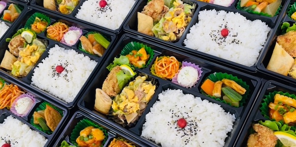 「忙しい毎日に、迷わず選べる日替わり」 「考えなくていい昼ごはん」 「毎日違う、だから続く」